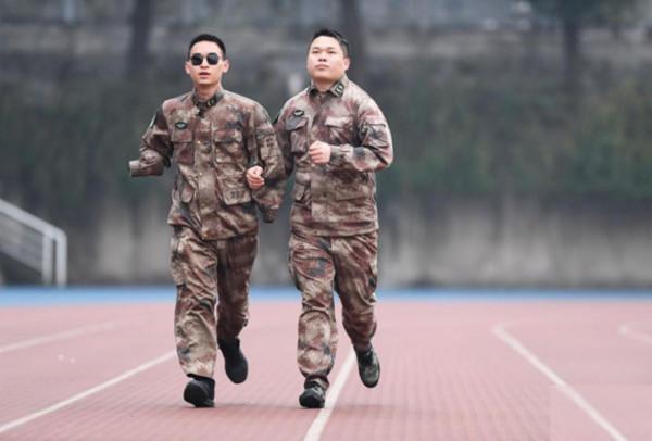 英雄杜富國：排雷時不幸受傷，榮獲一等功，如今享受什麼待遇？