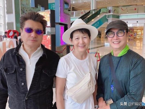 石修和好友米雪劉松仁開心相聚 3人難得同框合影精神狀態好