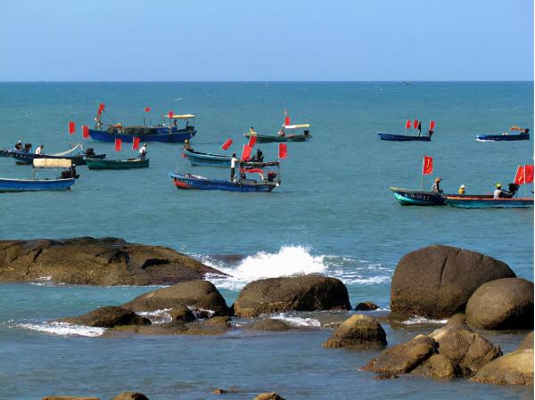 美海軍派出探測船，於南海進行探測工作，該海域漁民即將大顯神通