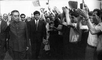 周總理被“自己人”出賣,差點被炸身亡,毛主席震怒:快去救人 周總理被“自己人”出賣,差點被炸身亡,毛主席震怒:快去救人