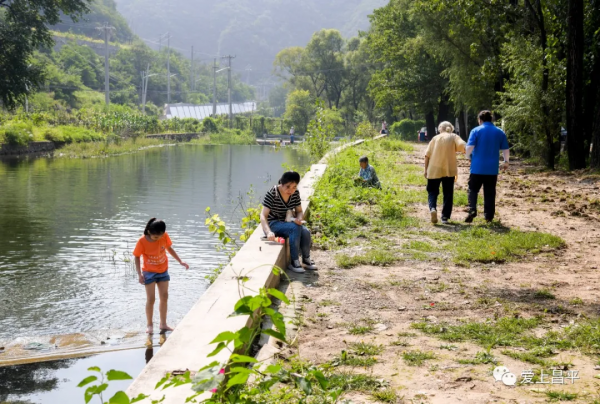 北京有個風景秀美的村莊,溪流疊水,野花遍地,現在去正好 北京有個風景秀美的村莊,溪流疊水,野花遍地,現在去正好