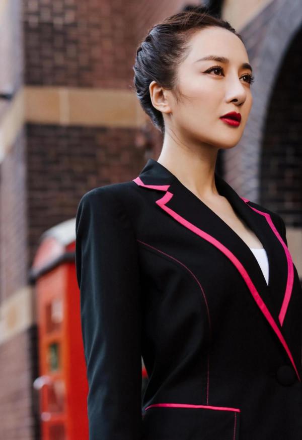 有喜歡李依曉的嗎？她曾是古裝第一美人，現在卻只能演反派角色