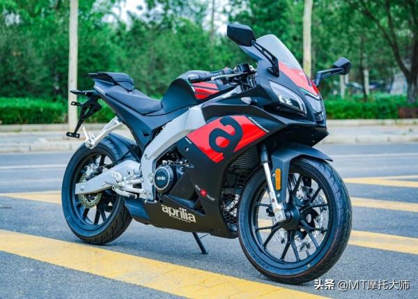 售價2.68萬，解讀阿普利亞GPR250R：純正賽道風格，動力強勁