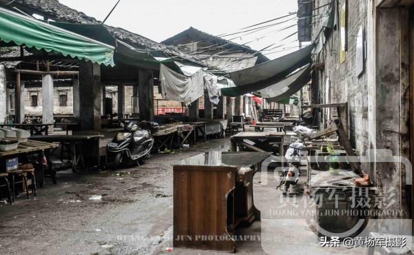 江西第二大城市，全國聞名的三十六座名城之一，旅遊名城古蹟眾多