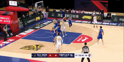 CBA最新排行榜：新疆憾負廣廈跌至第16，北京5分險勝青島挺進前8