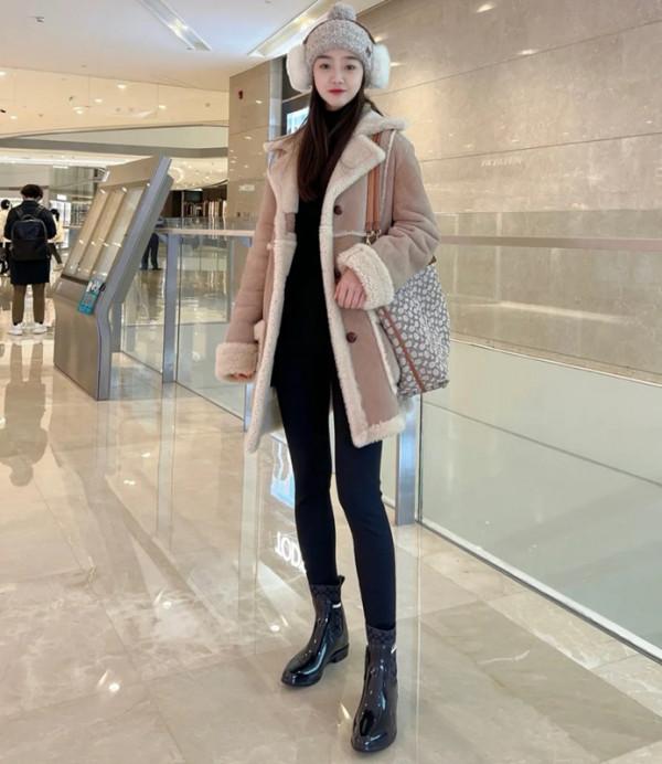 “小黑褲+短靴”是冬季最火下裝組合,顯瘦就算了,還很優雅時尚 “小黑褲+短靴”是冬季最火下裝組合,顯瘦就算了,還很優雅時尚