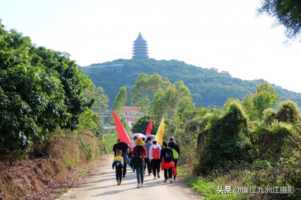 民盟廉江市委聯合開展徒步活動 民盟廉江市委聯合開展徒步活動