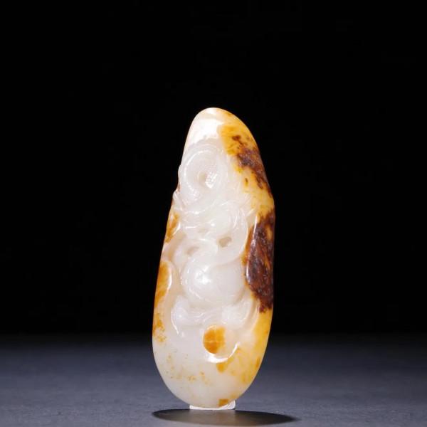 舊藏「和田玉籽料 祥龍 原石雕」 舊藏「和田玉籽料 祥龍 原石雕」