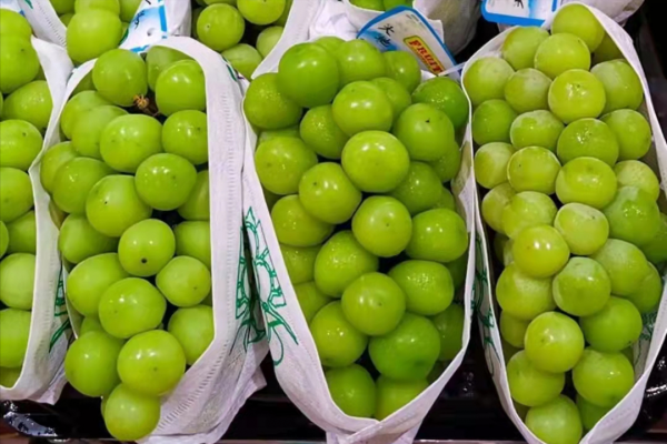 陽光玫瑰葡萄價格墜機,巨峰葡萄變“巨坑葡萄”,葡萄怎麼了? 陽光玫瑰葡萄價格墜機,巨峰葡萄變“巨坑葡萄”,葡萄怎麼了?