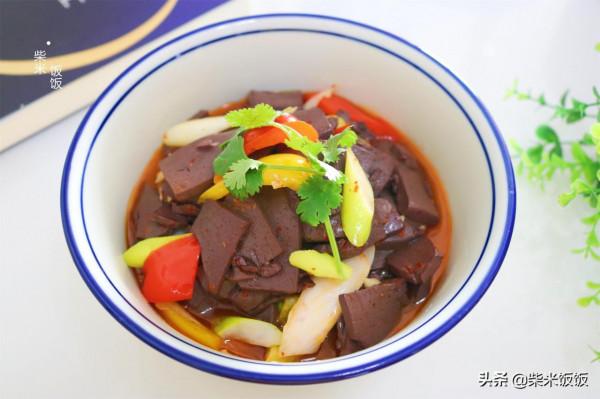 大蔥和它是絕配,大火一炒2分鐘出鍋,鮮香嫩滑,太好吃了 大蔥和它是絕配,大火一炒2分鐘出鍋,鮮香嫩滑,太好吃了