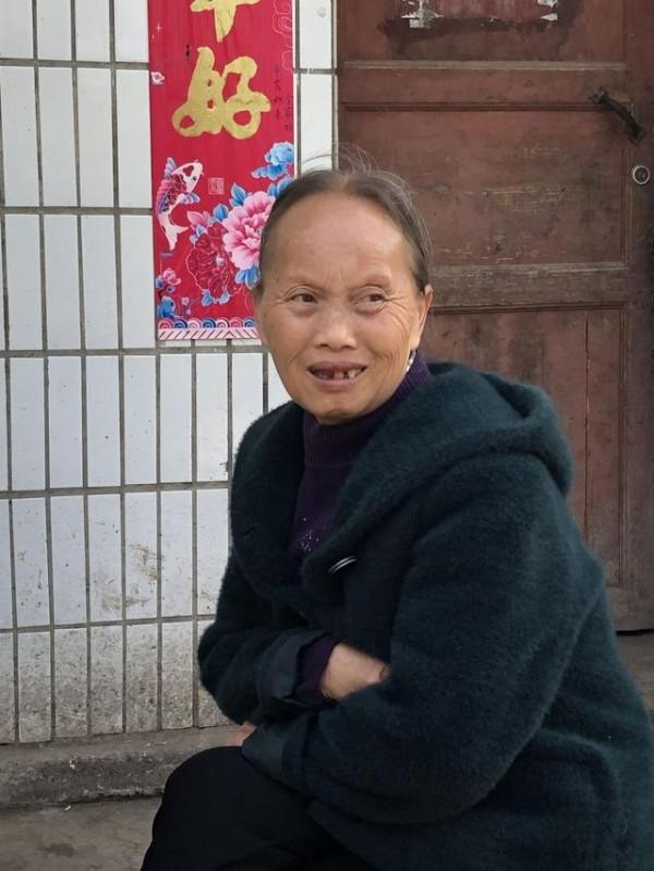 被拐賣到河南35年的布依族女子：被誤認為啞巴，丈夫去世後回孃家