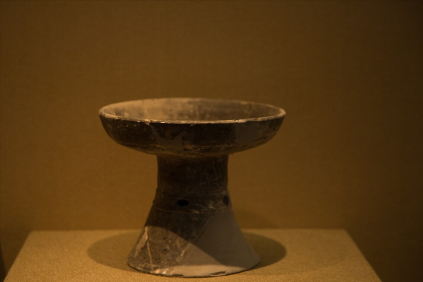 老漢800萬出售傳家寶，專家只願出價1萬，故宮花1980萬將其買下