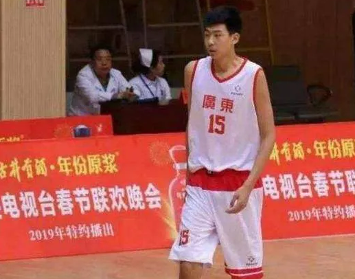 廣東2年後將大換血!4國手將淡出,趙睿鎖老大,內線+鋒線引擔憂 廣東2年後將大換血!4國手將淡出,趙睿鎖老大,內線+鋒線引擔憂