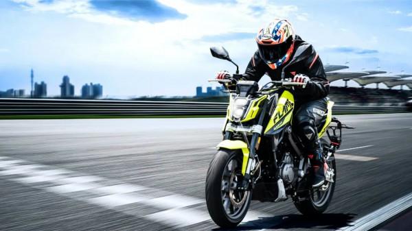 3萬左右的街車求推薦，要求不高，能保持100km/h的巡航速度就可以