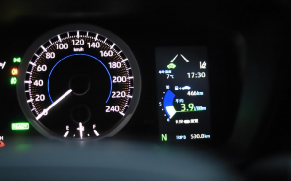 卡羅拉雙擎行駛3萬公里,車主分享3個優點3個缺點 卡羅拉雙擎行駛3萬公里,車主分享3個優點3個缺點