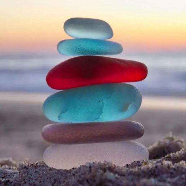 什麼是海玻璃？50幅玲瓏剔透•糖果色•海玻璃的由來