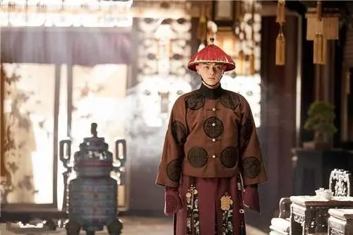 大清皇帝的一天如何安排？乾隆早晨4點起床，翻牌子有時間規定