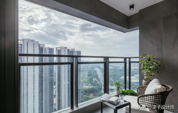 160㎡沉寂雅緻三居，只看一眼就淪陷的工業美學設計