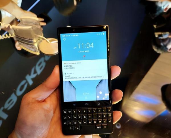 來 battle，9 宮格和 26 鍵哪個輸入法更好用？你現在用哪個？