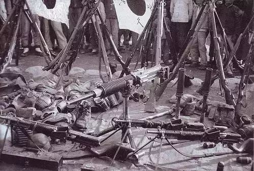 131萬投降日軍裝備如何分配?國軍到處哄搶倒賣,蘇聯就是攪屎棍 131萬投降日軍裝備如何分配?國軍到處哄搶倒賣,蘇聯就是攪屎棍