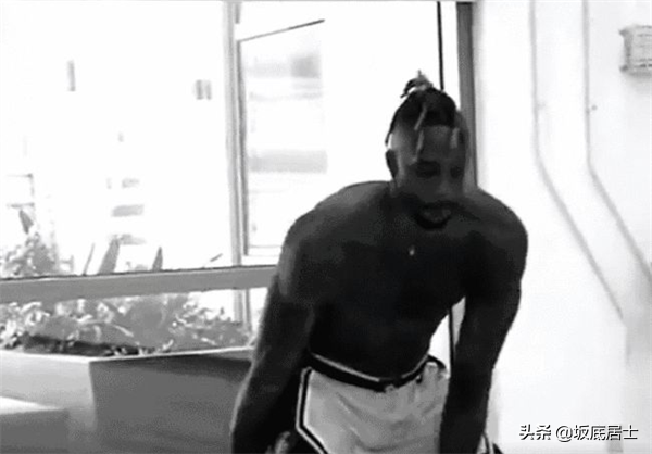 詹姆斯：為什麼球員要練比賽中用不到的東西？西蒙斯：是在說我？