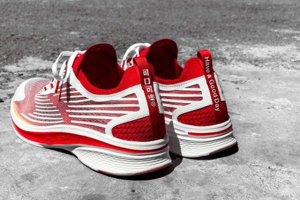 李寧超輕系列回顧！19代曝光外形沒變化，全掌䨻科技，翻車了麼？