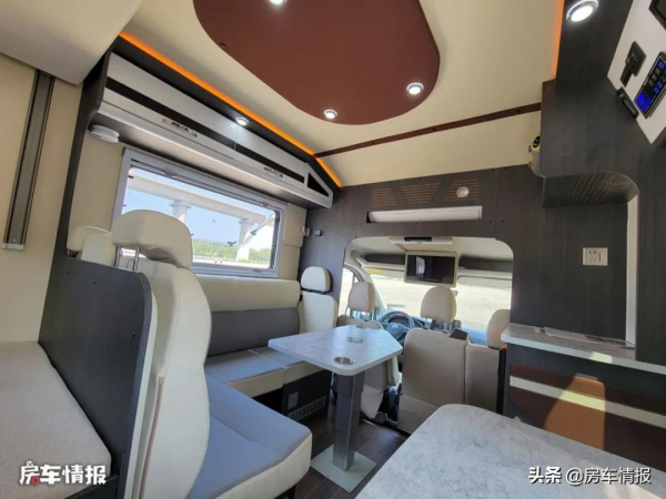 新款大通小頂房車，高2.8米透過率好，內設隱藏床一人一張隨便躺