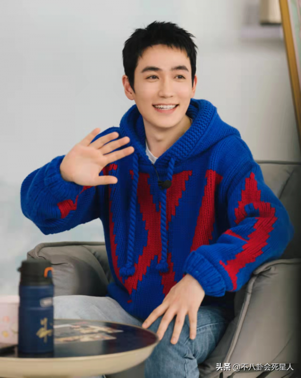 這7位明星，從“背景板”升到“頂流”，僅靠一部劇就完成逆襲