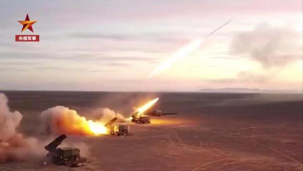 該讓敵人冒著我們的炮火前進了,解放軍多款新型火炮已形成戰鬥力 該讓敵人冒著我們的炮火前進了,解放軍多款新型火炮已形成戰鬥力