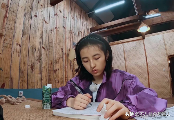 乍一看平平無奇，看久了越來越美，這7位女星美貌被嚴重低估啊