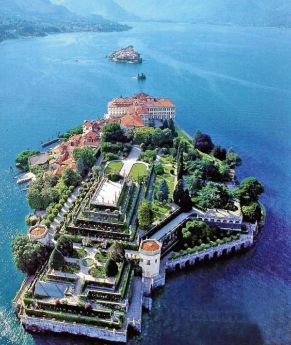 最美王妃碧翠絲：王子娶她都算高攀，卻因為父母蒙羞大半輩子