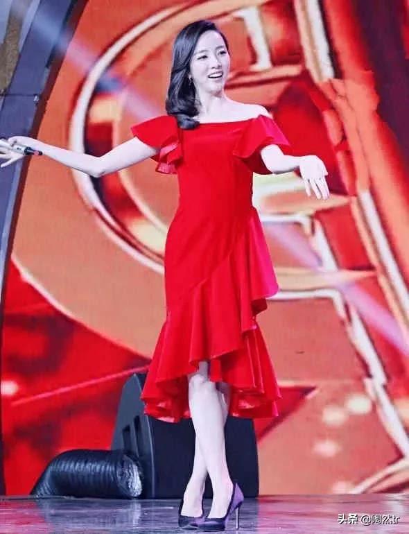 女主持人穿高跟鞋被批 竇文濤:跟太高喪心病狂 馬未都:跟裹足一樣 女主持人穿高跟鞋被批 竇文濤:跟太高喪心病狂 馬未都:跟裹足一樣