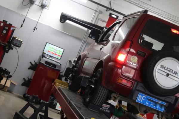 怪獸修車：翻新一輛二手的鈴木-吉姆尼，精心施工，再現完美