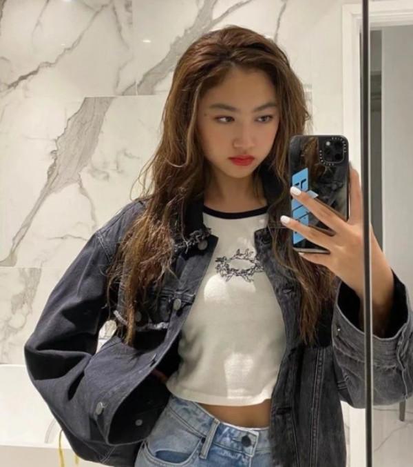 任達華女兒發育太好，16歲身高近1米8，五官神似“年輕版李嘉欣”