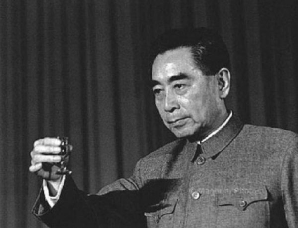 1949年解放軍抓獲一潛伏進寺廟的特務，其淡然道：老衲是出家人