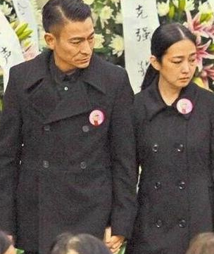 至今恩愛如初的6對明星夫妻,最長相戀34年,這才是榜樣 至今恩愛如初的6對明星夫妻,最長相戀34年,這才是榜樣