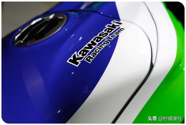 Ninja ZX-10RR 特殊配色英國亮相:經典 ZXR 塗裝市販有望? Ninja ZX-10RR 特殊配色英國亮相:經典 ZXR 塗裝市販有望?