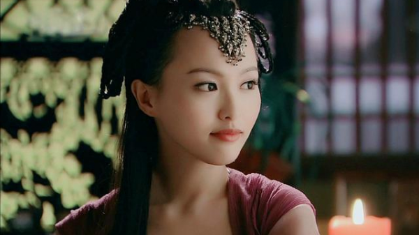 第一眼就驚豔全場的角色,唐嫣的紫萱、楊冪的郭襄,有同感的嗎? 第一眼就驚豔全場的角色,唐嫣的紫萱、楊冪的郭襄,有同感的嗎?