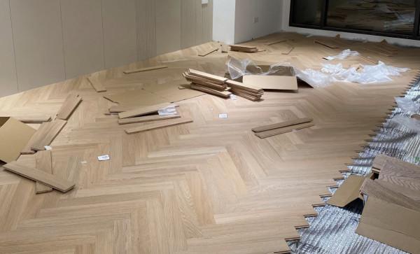 為省錢，53歲阿姨堅持“窮裝”，實用性反而只增不減，適合過日子