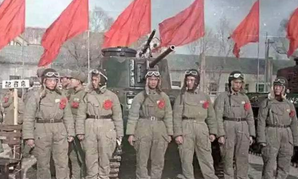 黃克誠率一個師到東北，杜聿明看不上，參謀：他們這個師有三萬人