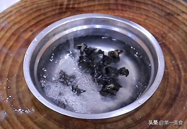 河南廚師長教你做地道酸湯小酥肉,軟嫩不柴有竅門,酸爽可口 河南廚師長教你做地道酸湯小酥肉,軟嫩不柴有竅門,酸爽可口