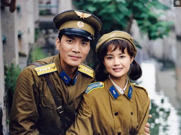 德藝雙馨的一對雙星,半路成夫妻相愛20年,子女顏值高還都是演員 德藝雙馨的一對雙星,半路成夫妻相愛20年,子女顏值高還都是演員