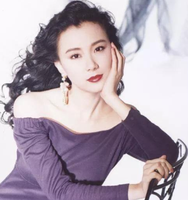 至今未婚的10位大齡女星,感情一個比一個精彩,最小的也有50歲 至今未婚的10位大齡女星,感情一個比一個精彩,最小的也有50歲