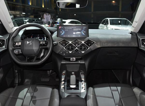 又一跨界型SUV,搭載純電驅動系統,續航450公里,內飾成最大亮點 又一跨界型SUV,搭載純電驅動系統,續航450公里,內飾成最大亮點