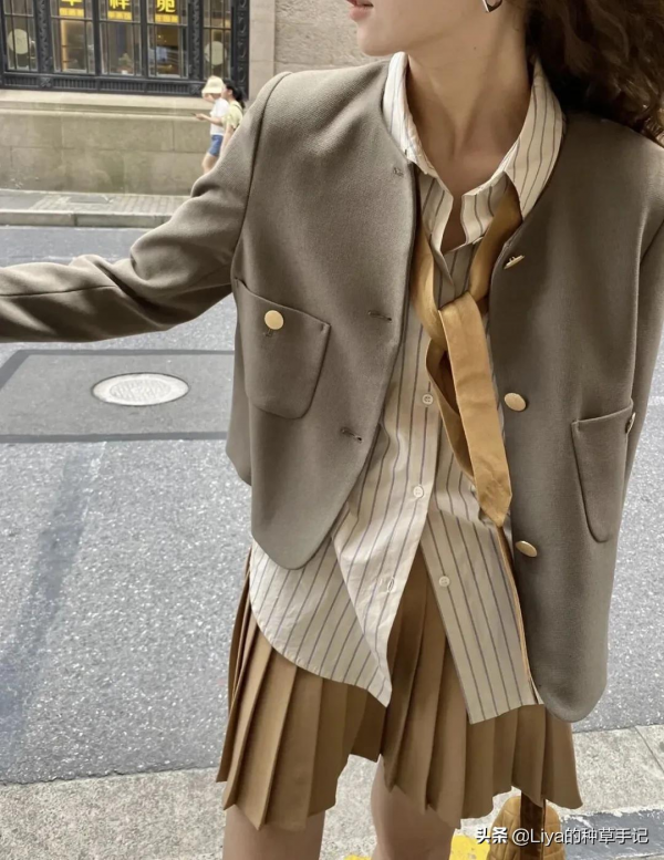 靴子 + 裙子，洋氣爆棚