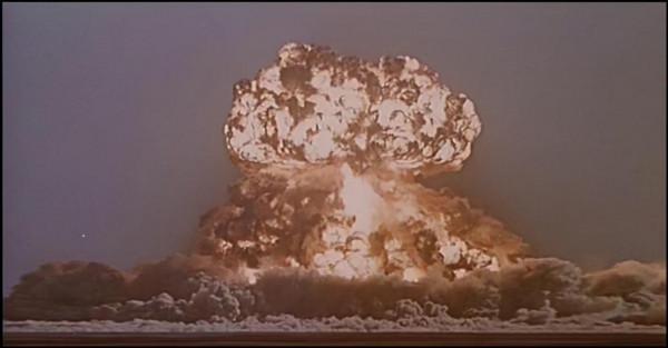 豆瓣評分9.4,《橫空出世》這部史詩級的電影,我們欠它10億票房 豆瓣評分9.4,《橫空出世》這部史詩級的電影,我們欠它10億票房