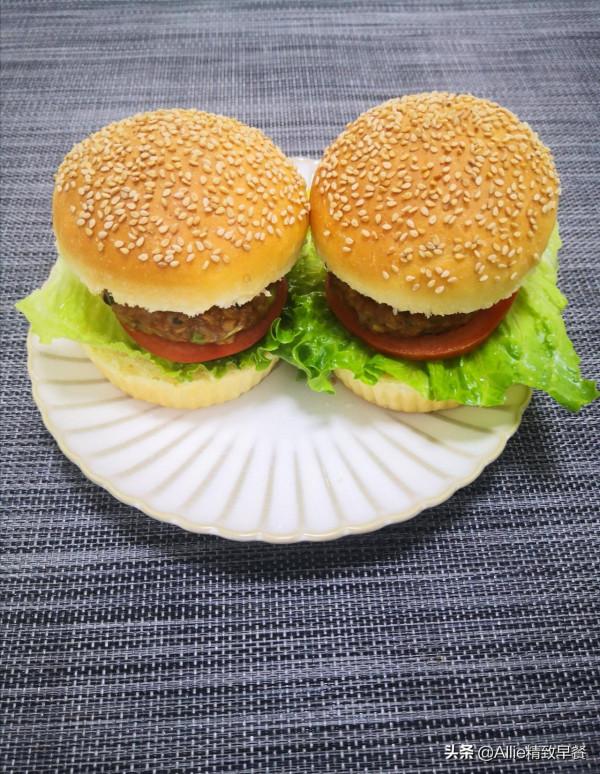 秋冬多吃藕,不煎不炸不煮,做成漢堡,和某巨無霸有一拼,完美 秋冬多吃藕,不煎不炸不煮,做成漢堡,和某巨無霸有一拼,完美