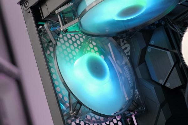 雙面玻璃更具質感，先馬破壞神X7上手體驗