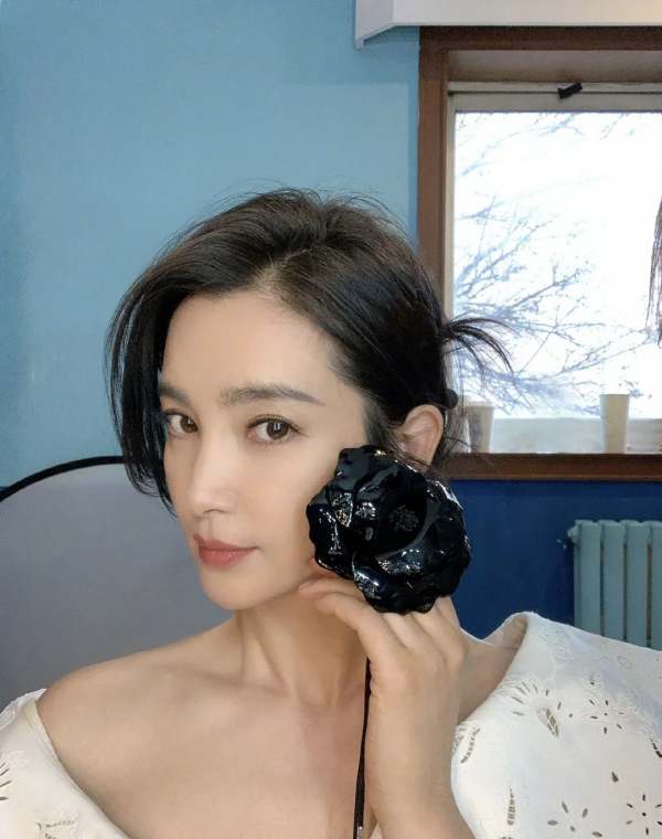 娛樂圈裡的5位隱形富豪:胡海泉擁有57家公司,劉詩詩公司上市 娛樂圈裡的5位隱形富豪:胡海泉擁有57家公司,劉詩詩公司上市