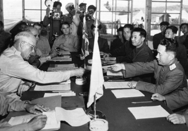 25萬志願軍為何戰後仍駐紮朝鮮？五年後撤離，才知偉人英明之處